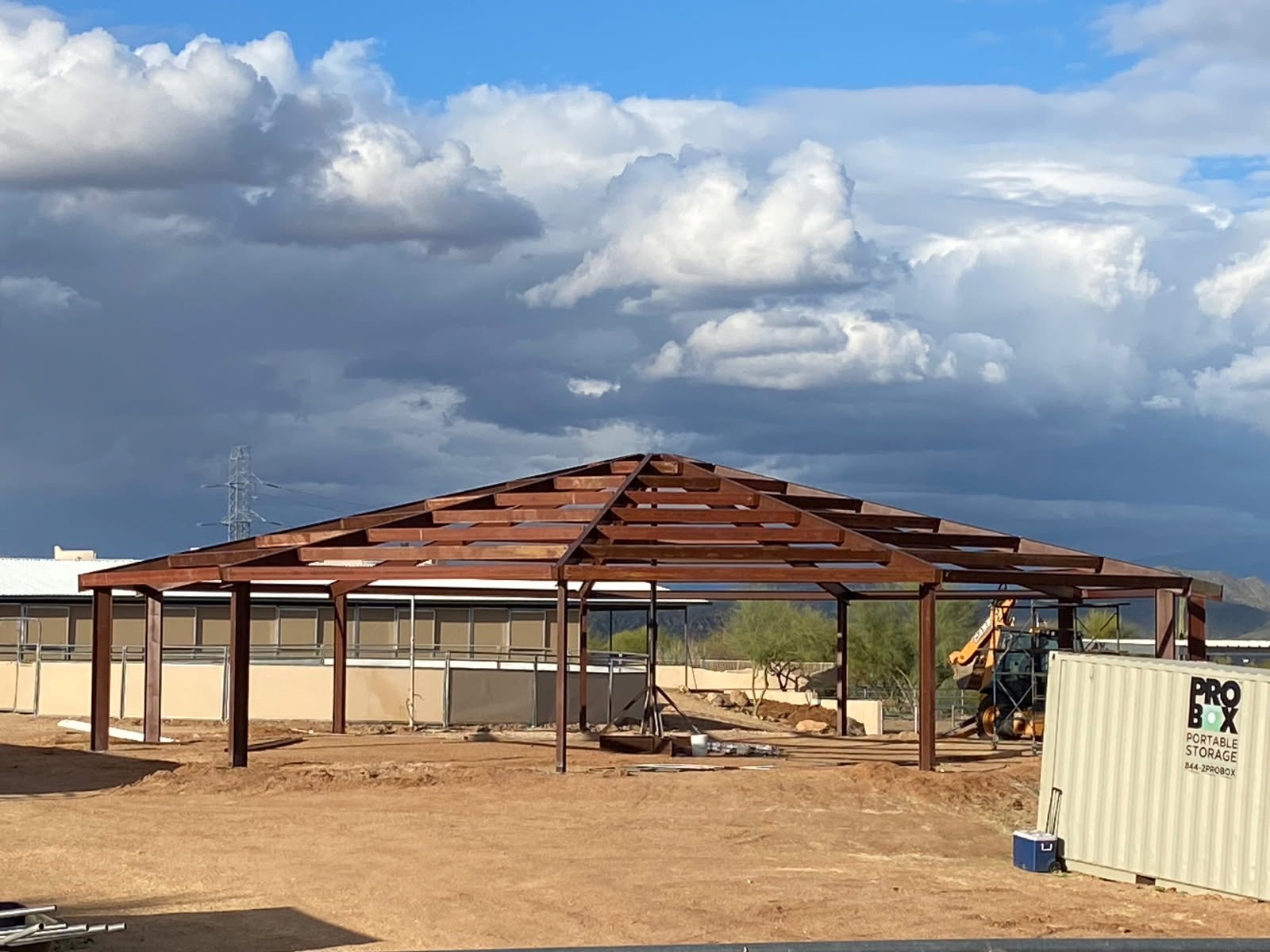 Maquinaria pesada en obra